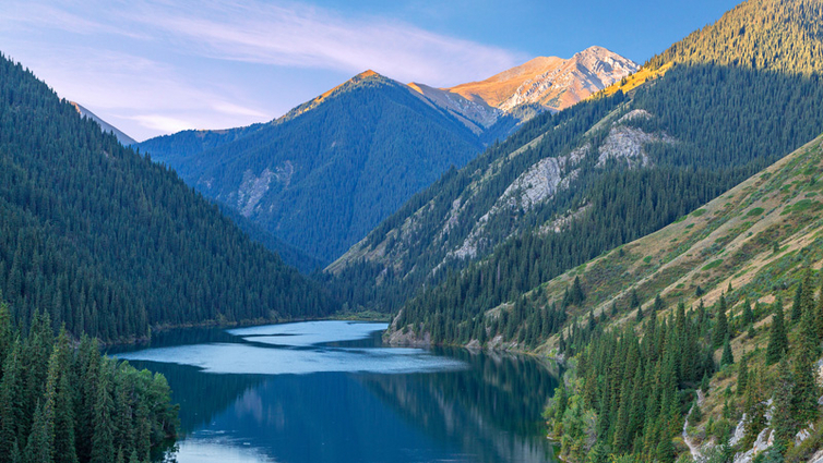 Kolsai-See-in-Kasachstan.jpg